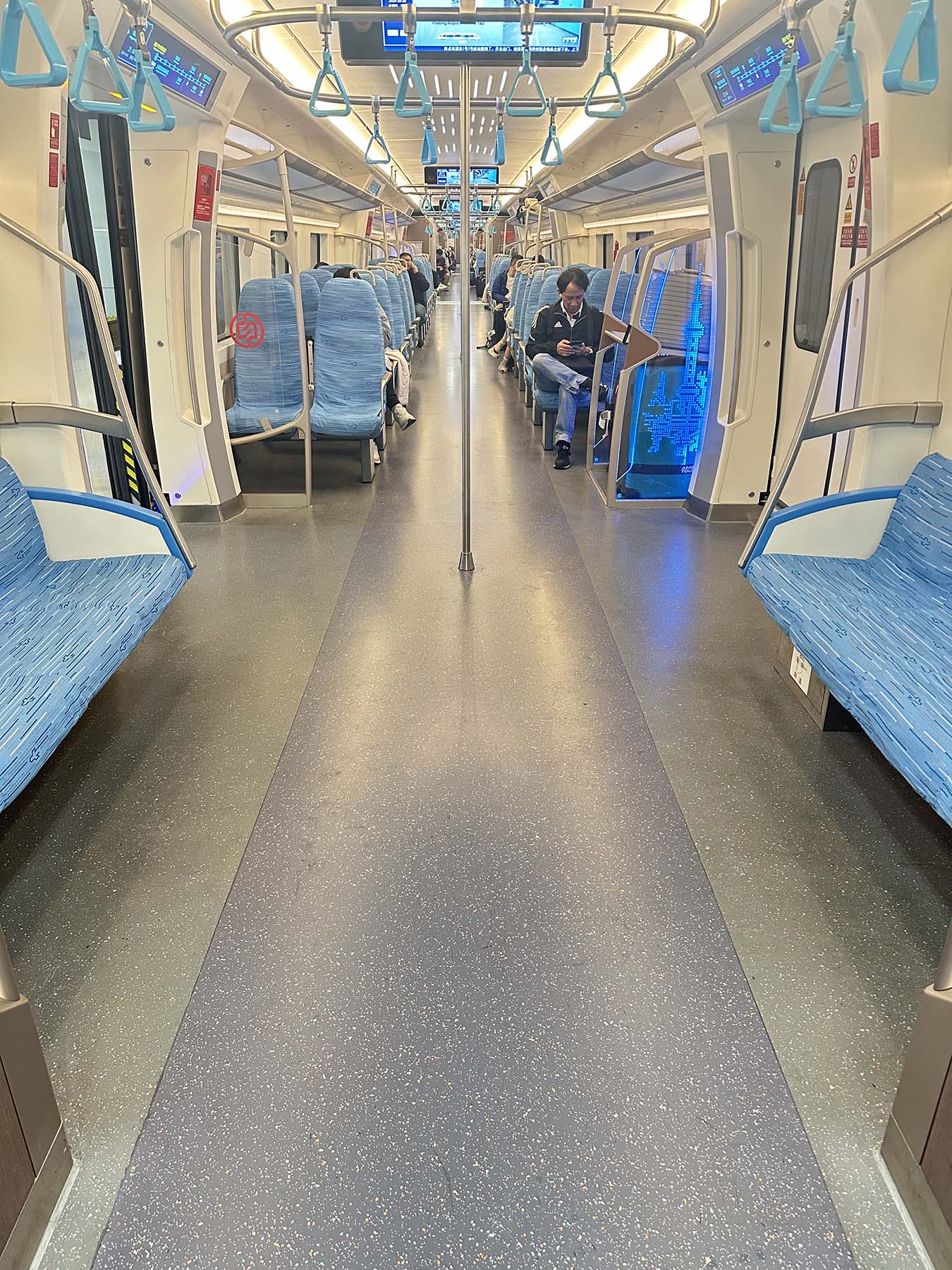 上海地铁市域机场线诺拉橡胶地板照片2